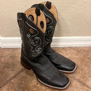 Men’s black Cody James boots